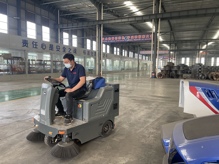 怎么選擇駕駛式掃地機(jī) 怎么選擇駕駛式掃地機(jī)