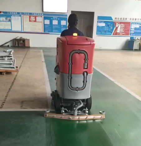 ?工業洗地機為什么吸水不干凈?